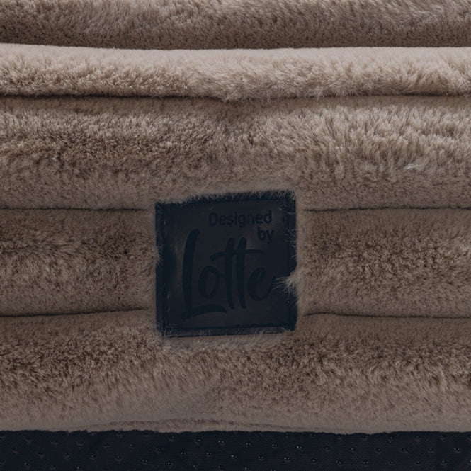 Designed by Lotte Hundekissen Reza - Beige - 100 x 70 cm